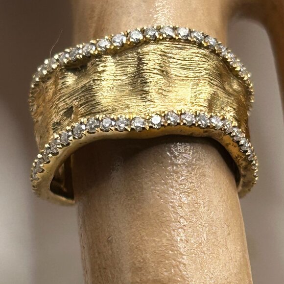 NEW Gold Vermeil Band Ring Edged in Moissanite! Size 5 - Picture 1 of 3